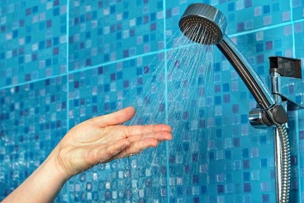 به این دلایل مهم باید دوش آب سرد بگیریم به این دلایل مهم باید دوش آب سرد بگیریم