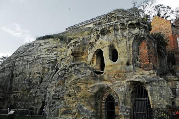 غار های شگفت انگیز شهر ناتینگهام؛ انگلستان